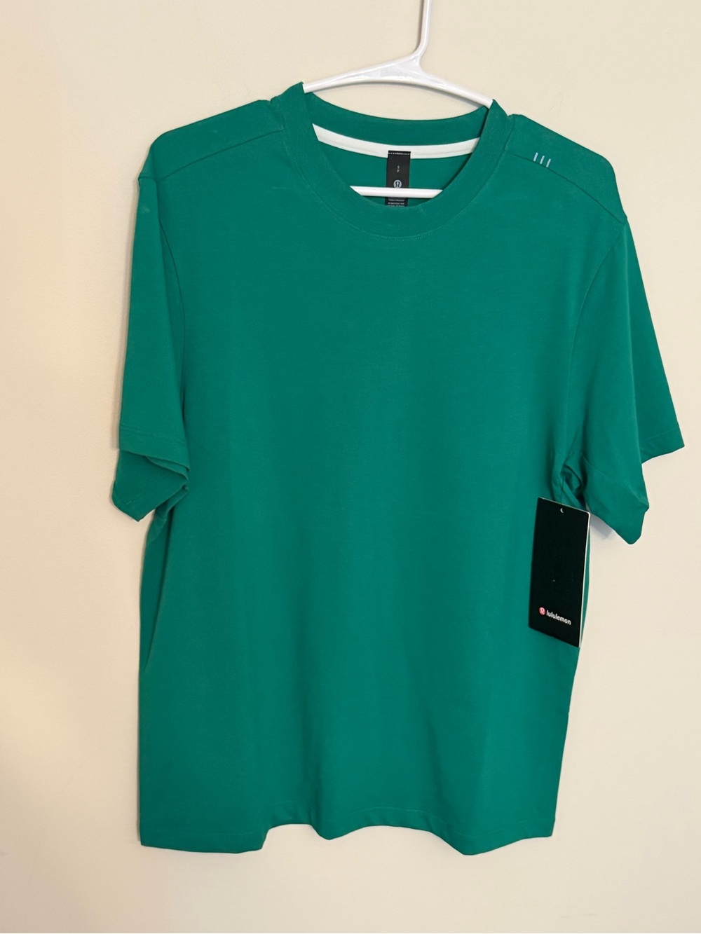 NWT Lululemon Men’s Zeroed In Short Sleeve in Raceway Green size Small